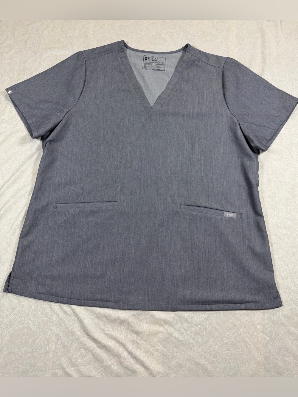 FIGS Women’s Scrub Top XXL Three Pocket